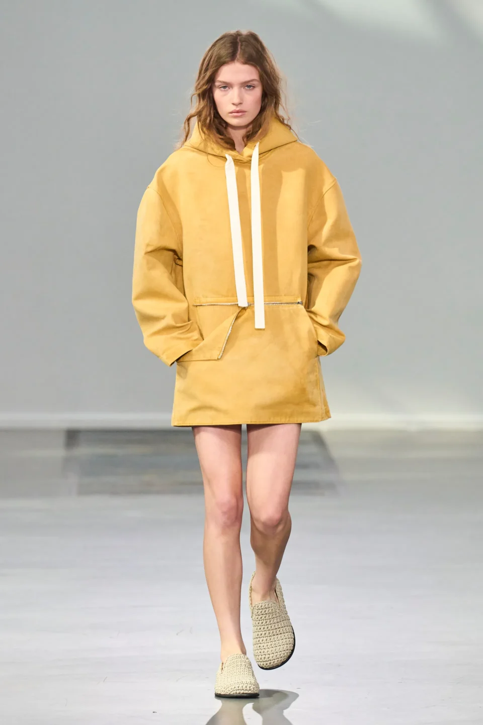 00035-jw-anderson-spring-2024-ready-to-wear-credit-gorunway