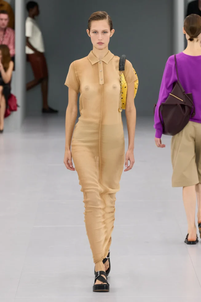 00035—loewe-spring-2024-ready-to-wear-credit-gorunway