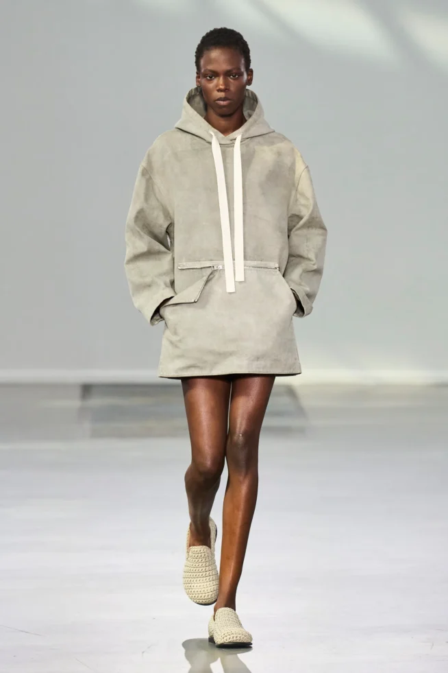 00036-jw-anderson-spring-2024-ready-to-wear-credit-gorunway