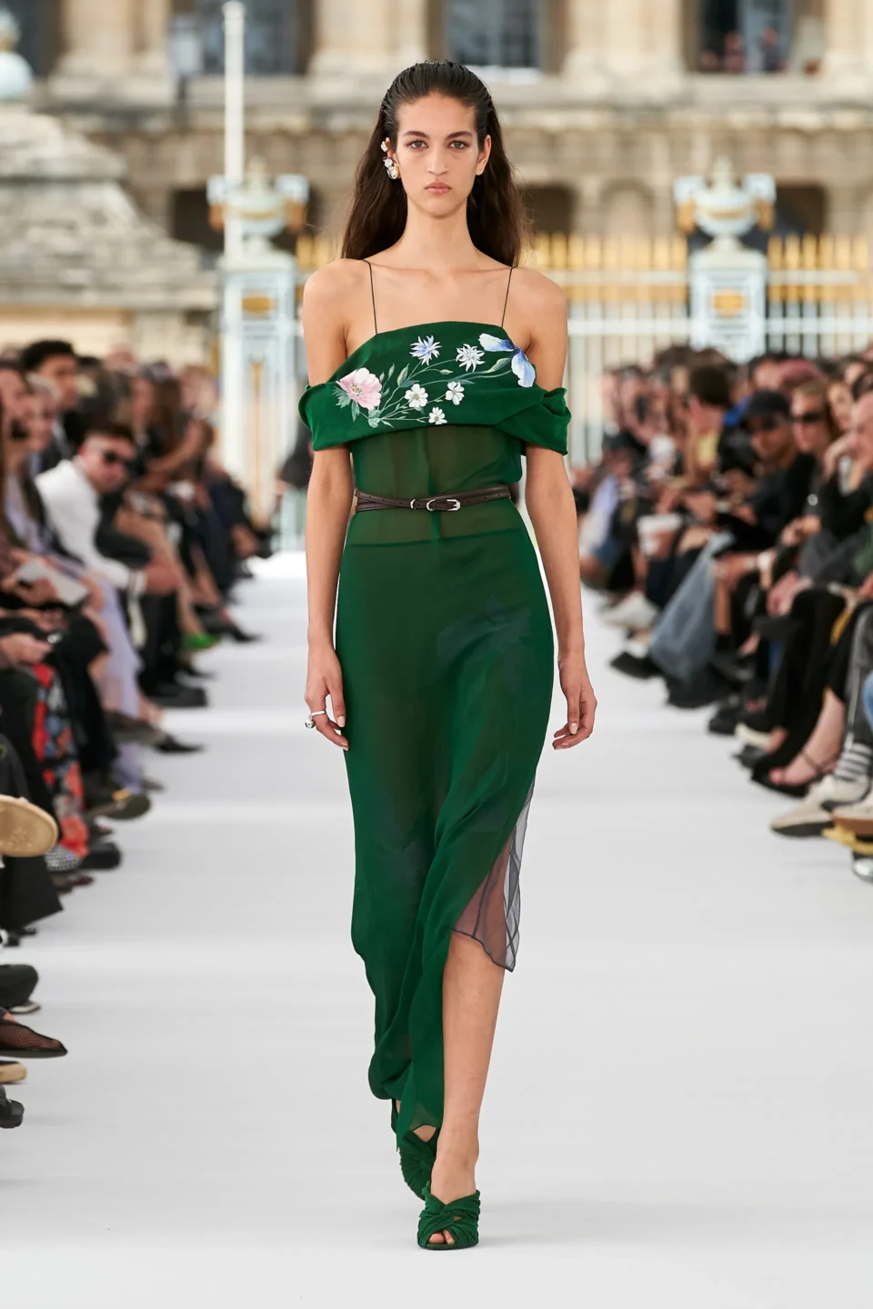 00037-givenchy-spring-2024-ready-to-wear-credit-gorunway