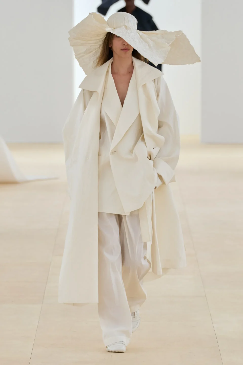 00037—issey—miyake-spring-2024-ready-to-wear-credit-gorunway
