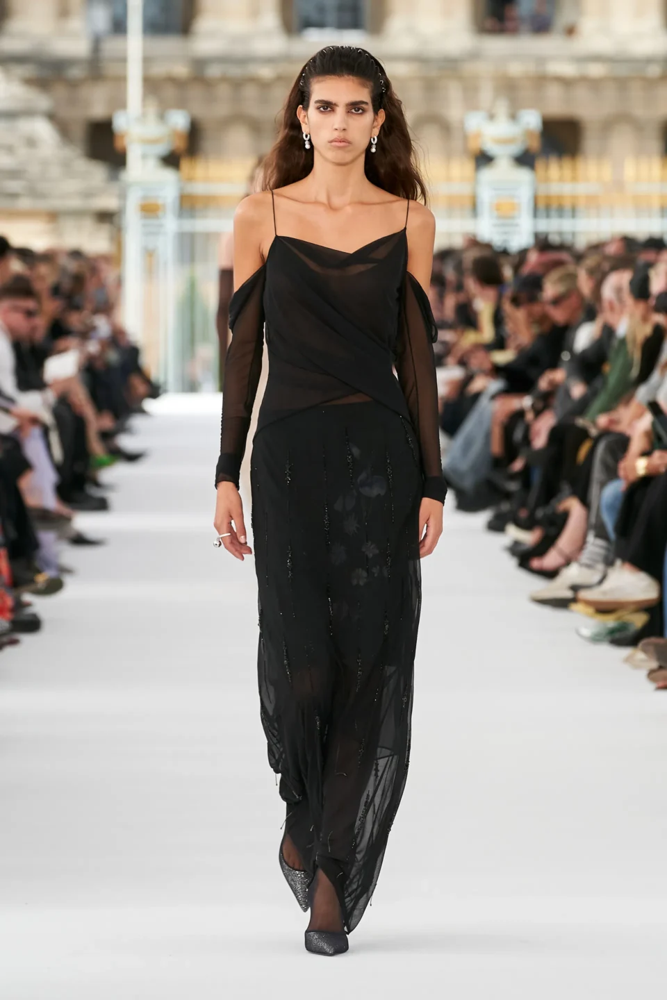 00038-givenchy-spring-2024-ready-to-wear-credit-gorunway