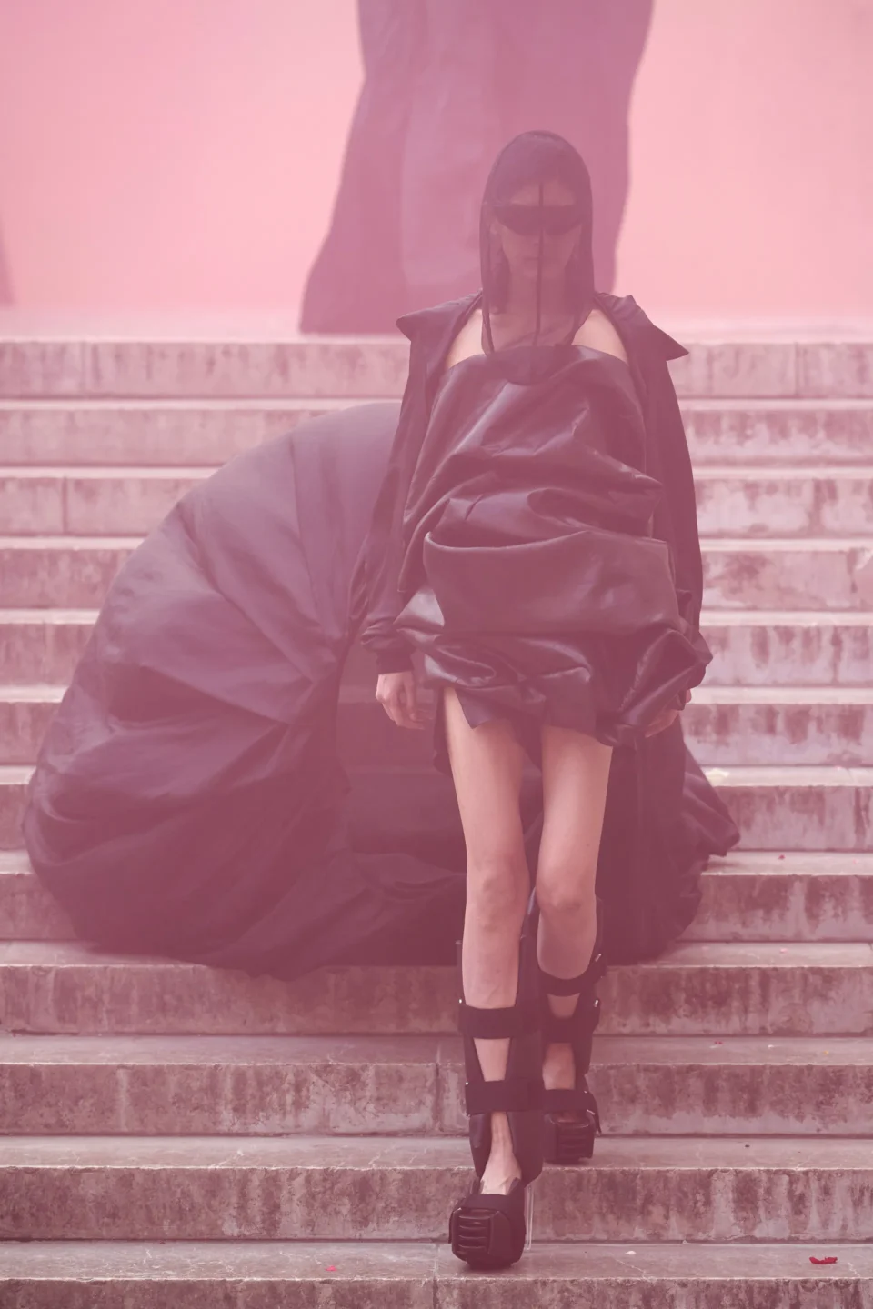 00039-rick-owens-spring-2024-ready-to-wear-credit-gorunway