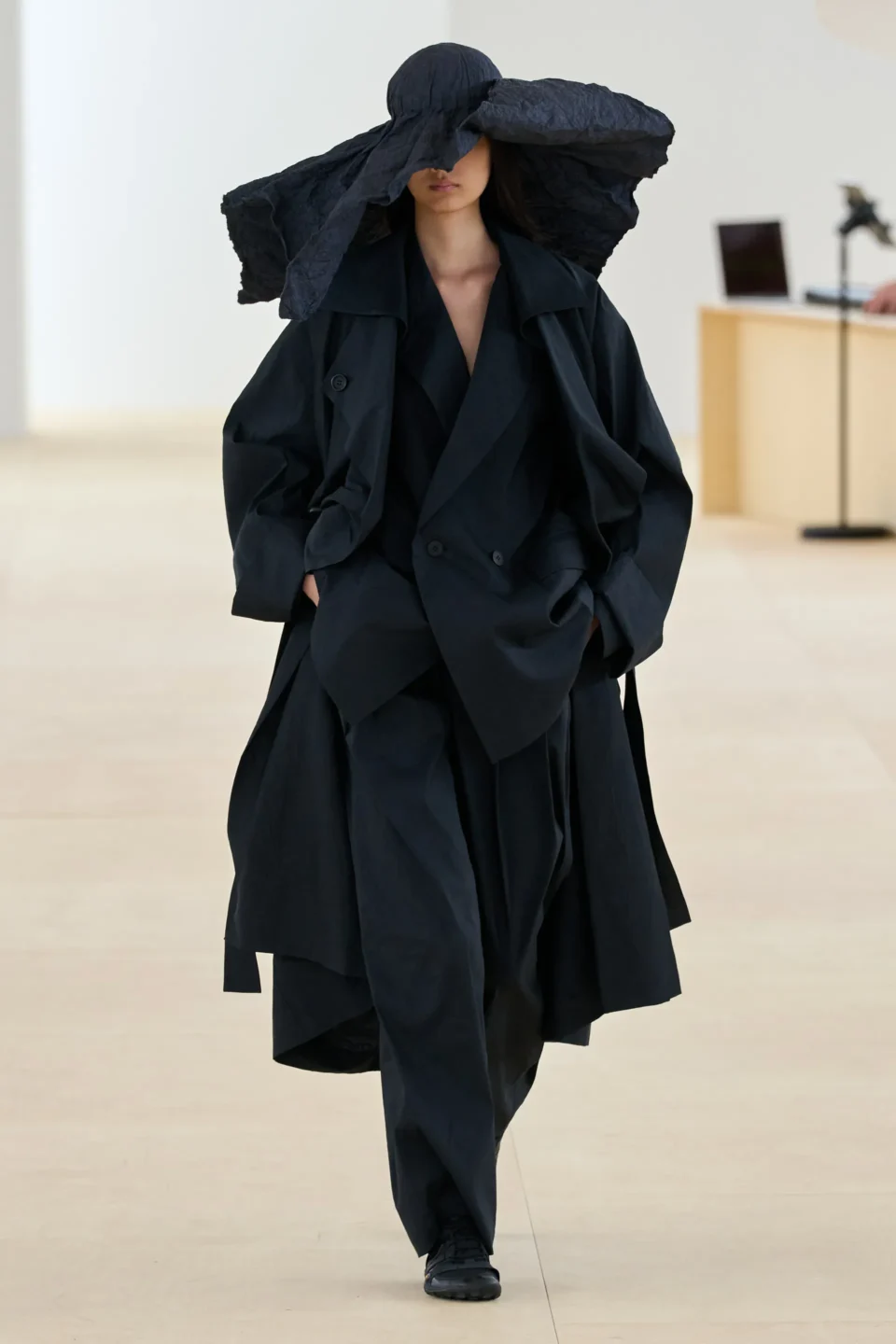 00039—issey—miyake-spring-2024-ready-to-wear-credit-gorunway