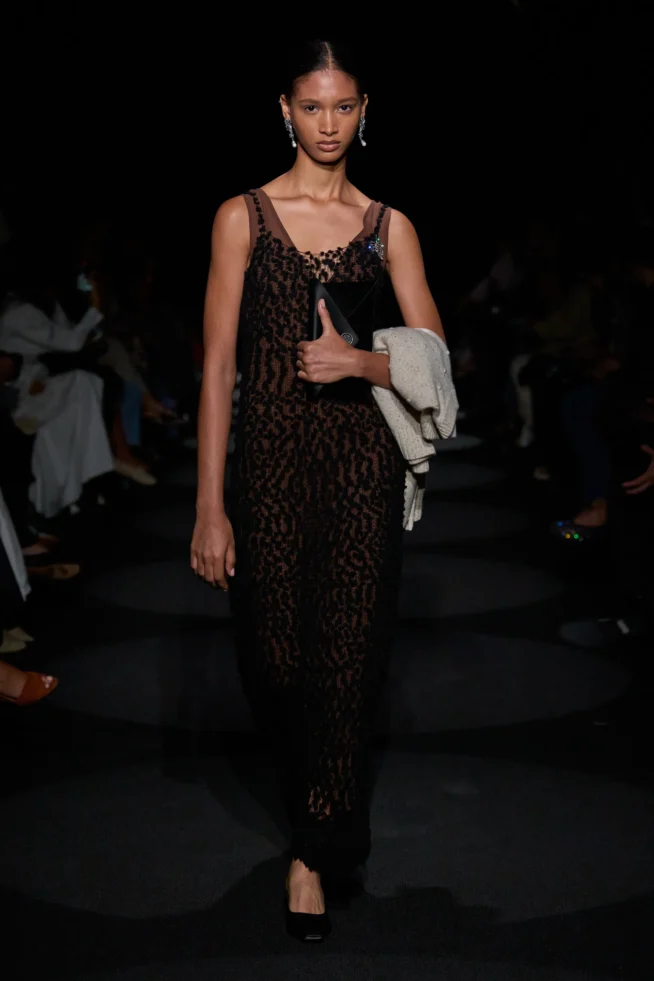 00042-altuzarra-spring-2024-ready-to-wear-credit-gorunway