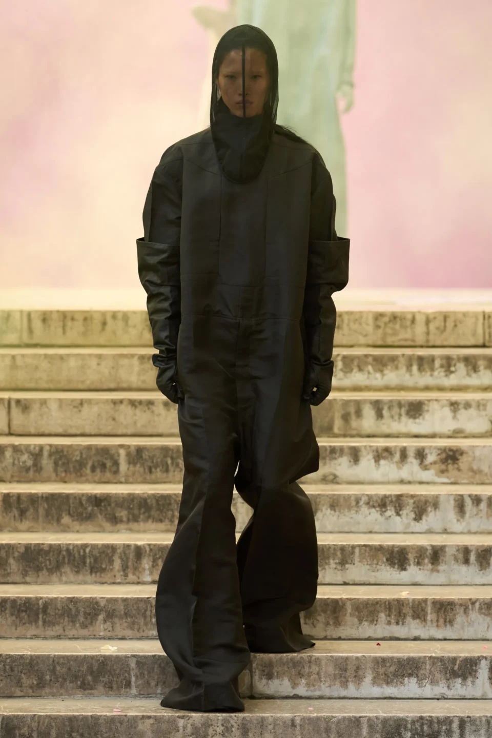00042-rick-owens-spring-2024-ready-to-wear-credit-gorunway