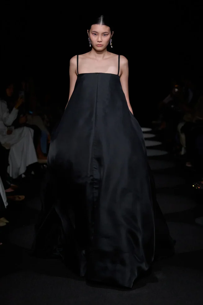 00043-altuzarra-spring-2024-ready-to-wear-credit-gorunway