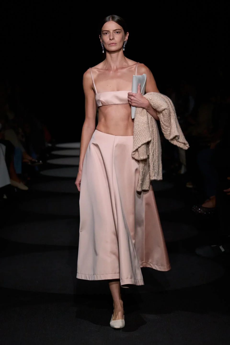 00045-altuzarra-spring-2024-ready-to-wear-credit-gorunway