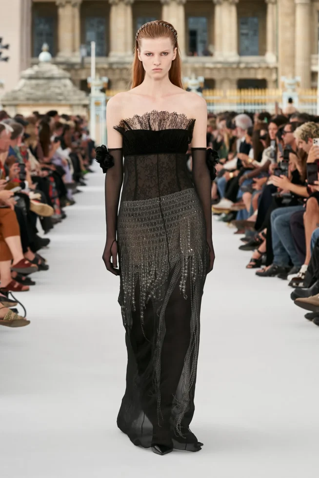 00045-givenchy-spring-2024-ready-to-wear-credit-gorunway