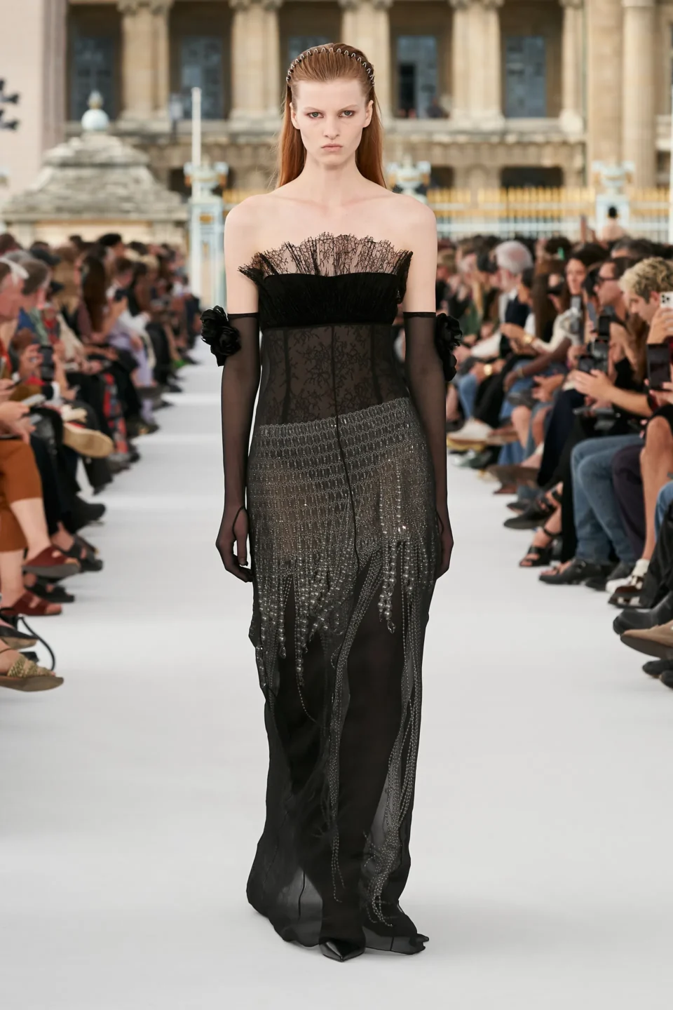 00045-givenchy-spring-2024-ready-to-wear-credit-gorunway