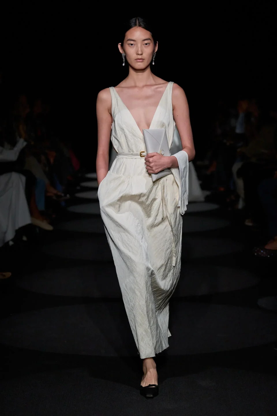 00047-altuzarra-spring-2024-ready-to-wear-credit-gorunway