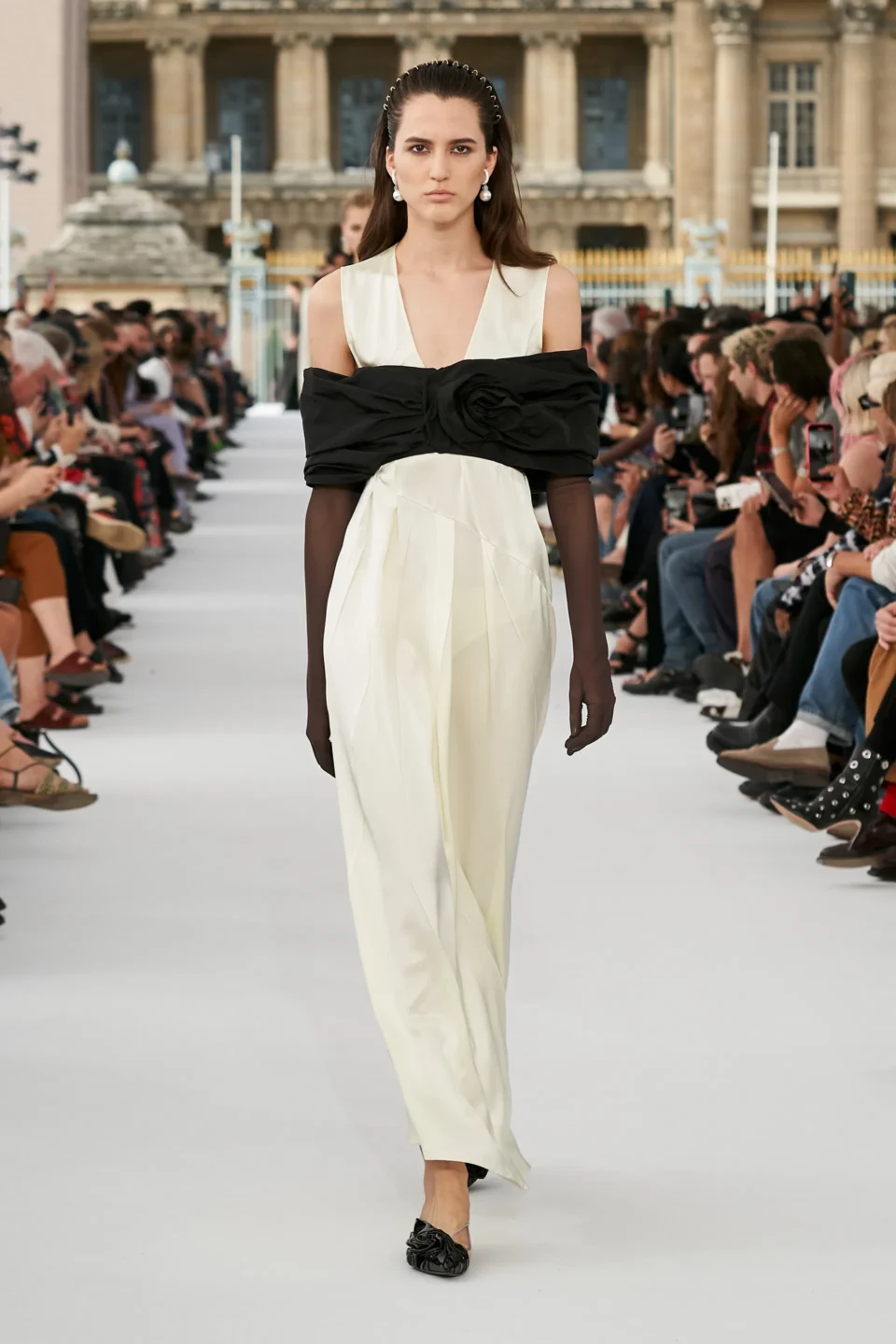 00048-givenchy-spring-2024-ready-to-wear-credit-gorunway