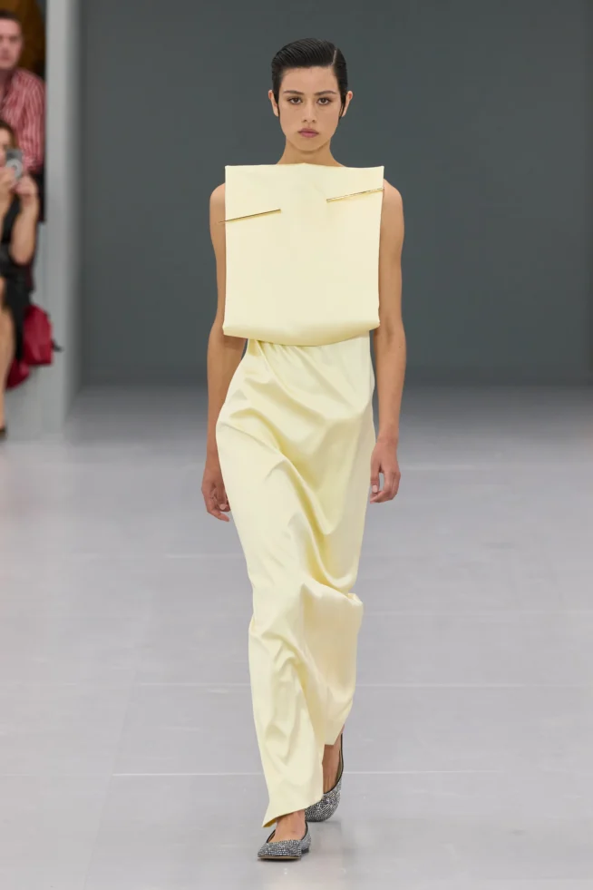00049—loewe-spring-2024-ready-to-wear-credit-gorunway