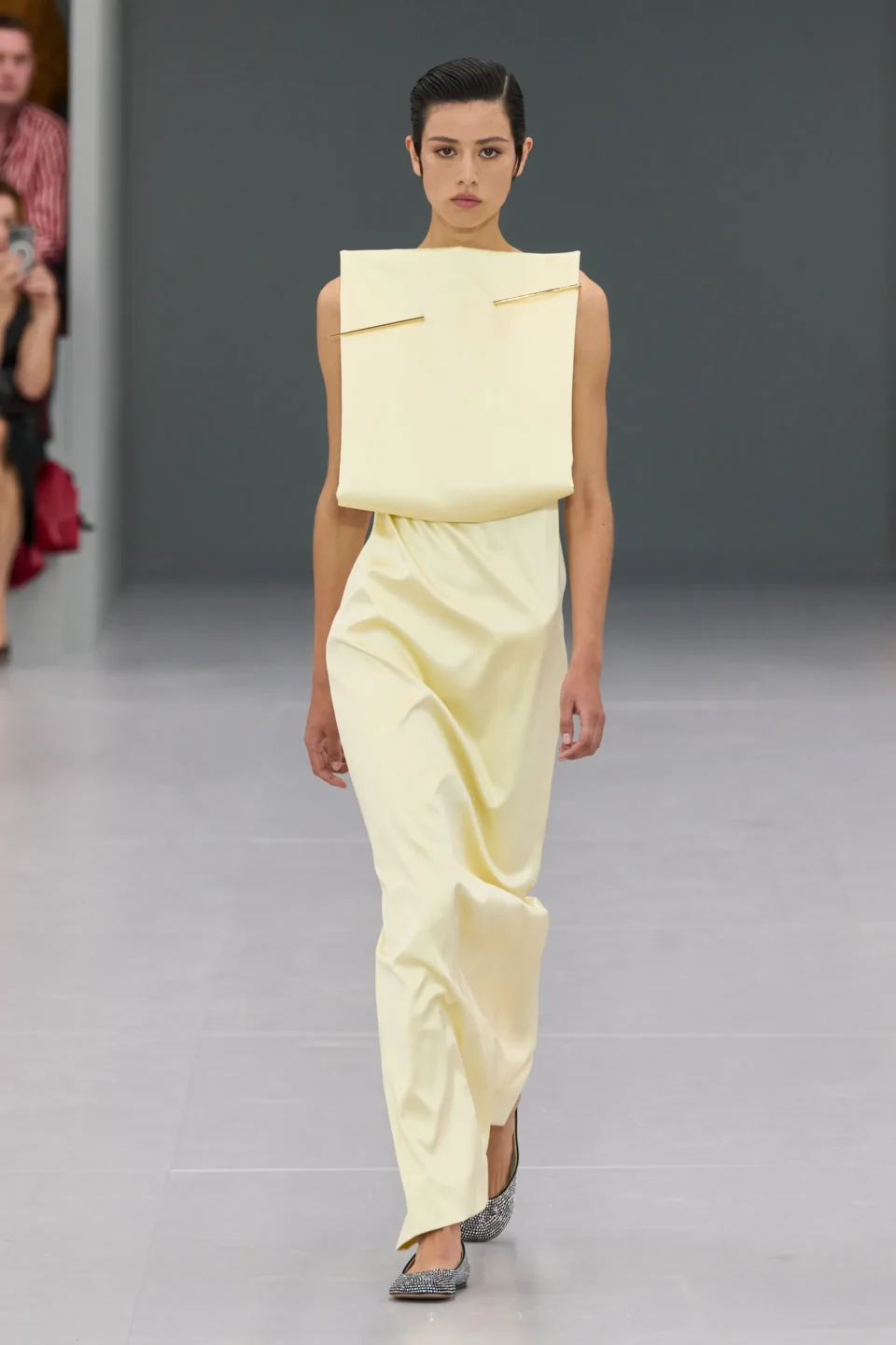 00049—loewe-spring-2024-ready-to-wear-credit-gorunway