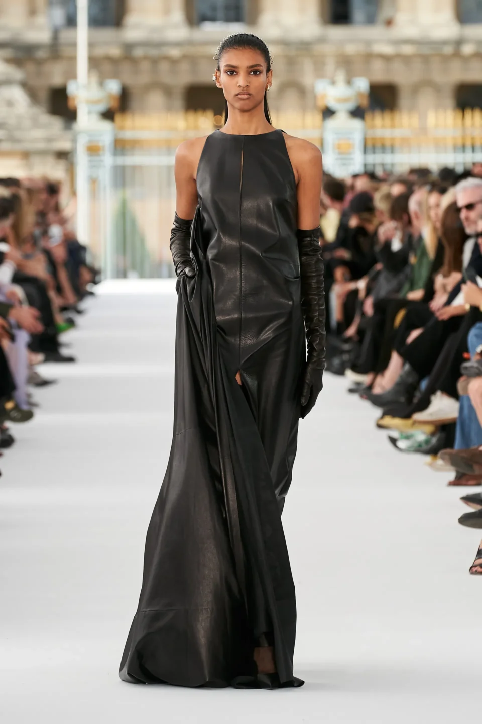 00052-givenchy-spring-2024-ready-to-wear-credit-gorunway