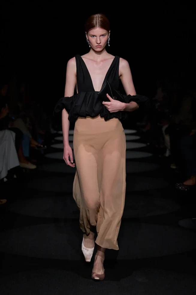 00053-altuzarra-spring-2024-ready-to-wear-credit-gorunway