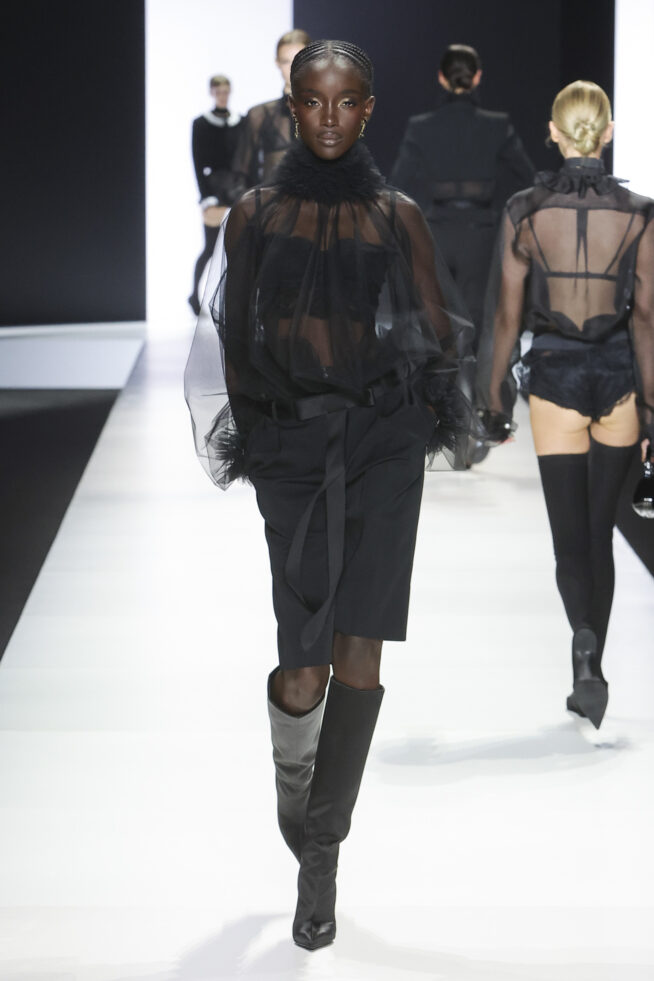 DG_Women'sFashionShow_SS24_Runway (13)