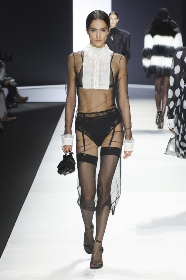 DG_Women'sFashionShow_SS24_Runway (18)