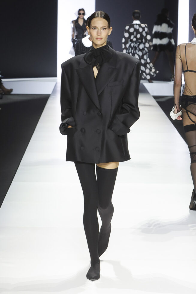 DG_Women'sFashionShow_SS24_Runway (19)
