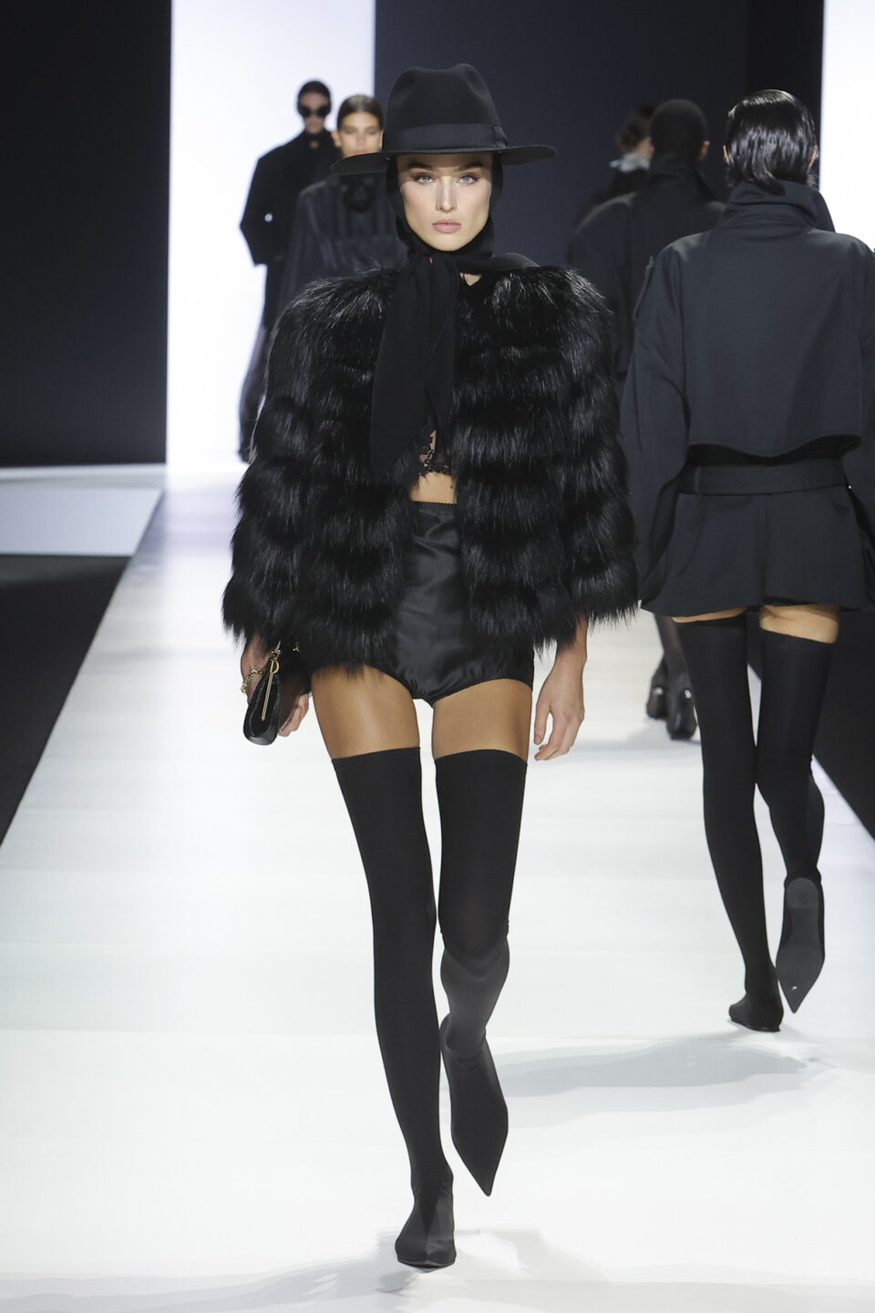 DG_Women'sFashionShow_SS24_Runway (32)