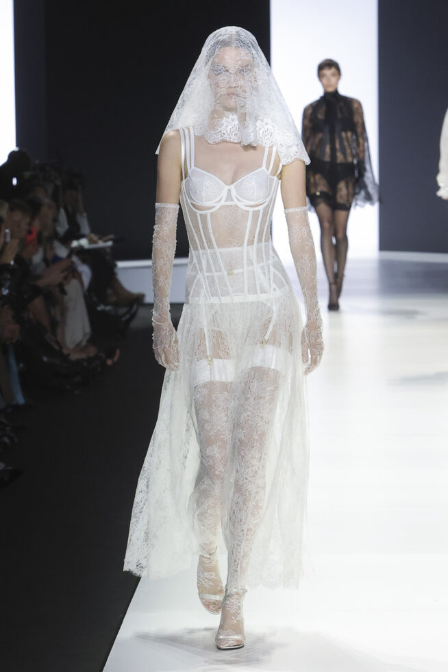 DG_Women'sFashionShow_SS24_Runway (54)