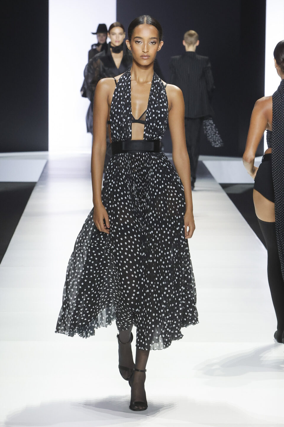DG_Women'sFashionShow_SS24_Runway (6)