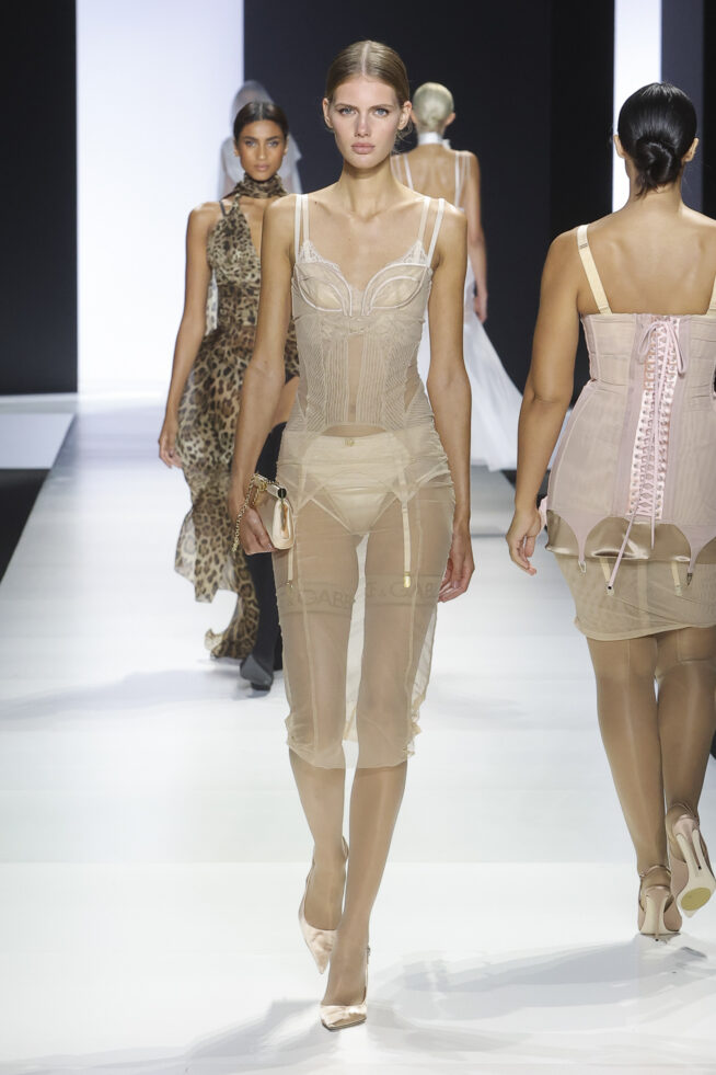DG_Women'sFashionShow_SS24_Runway (70)
