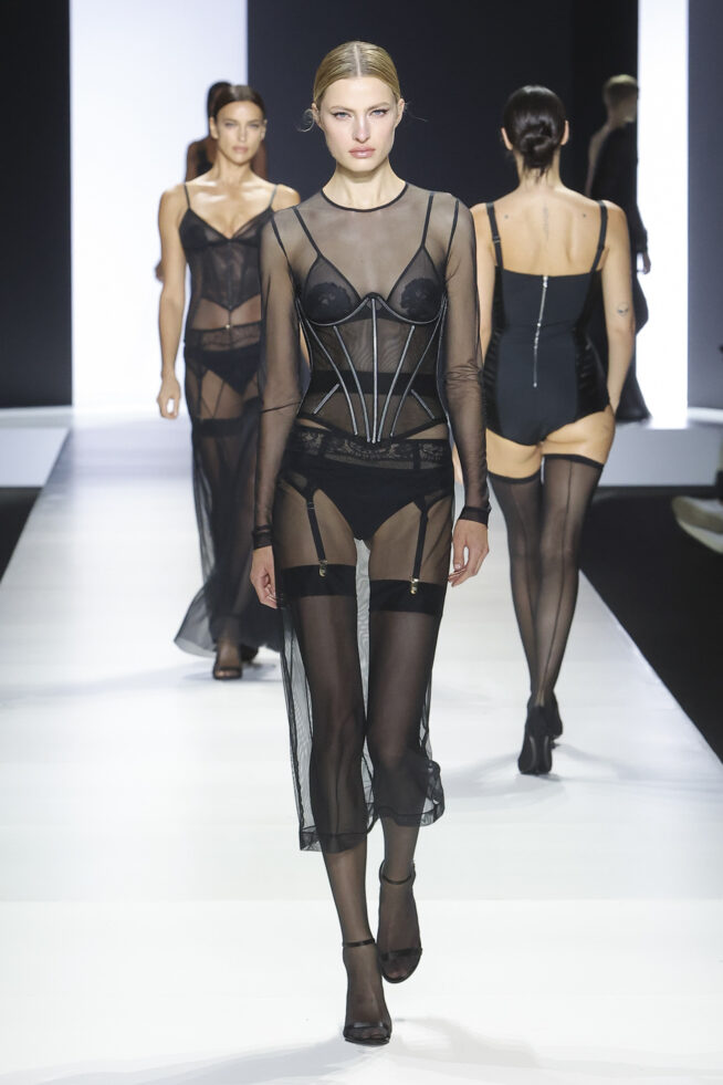 DG_Women'sFashionShow_SS24_Runway (77)