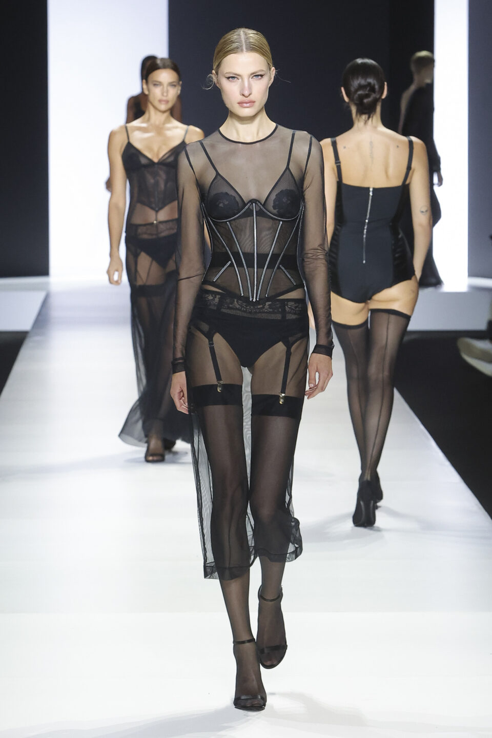 DG_Women'sFashionShow_SS24_Runway (77)