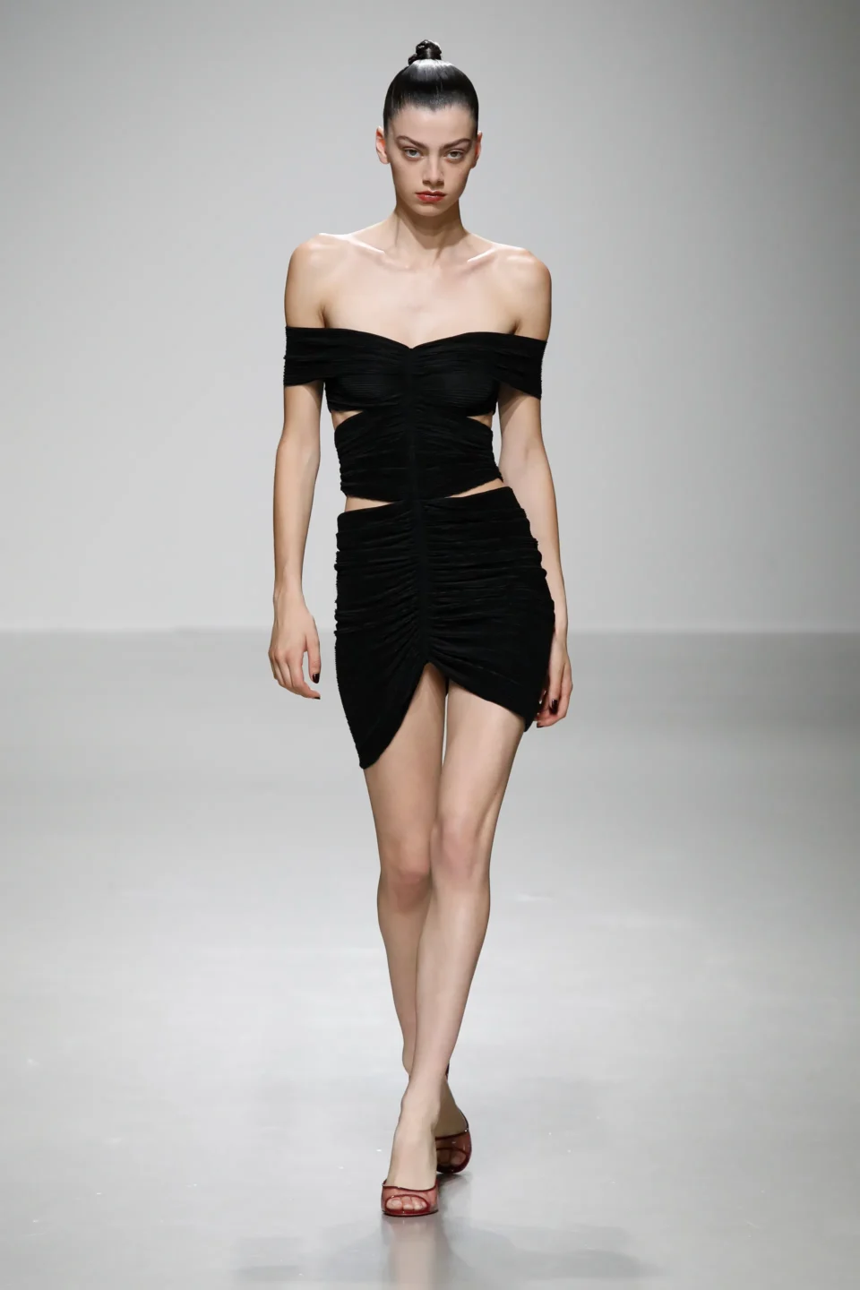 00002-atlein-spring-2024-ready-to-wear-credit-brand