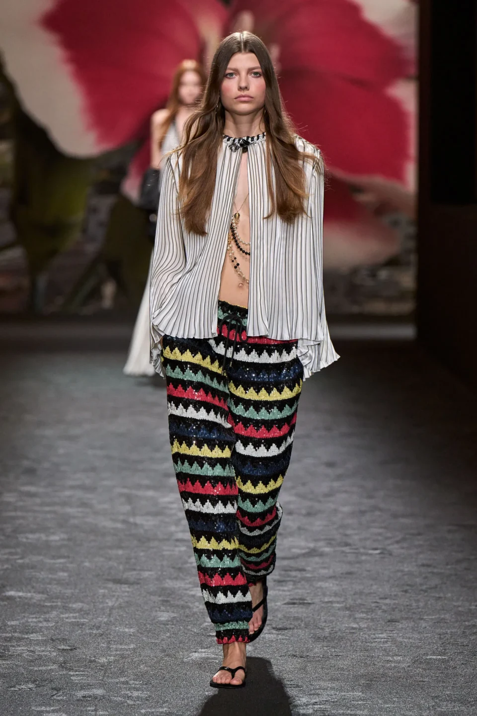 00004-chanel-spring-2024-ready-to-wear-credit-gorunway