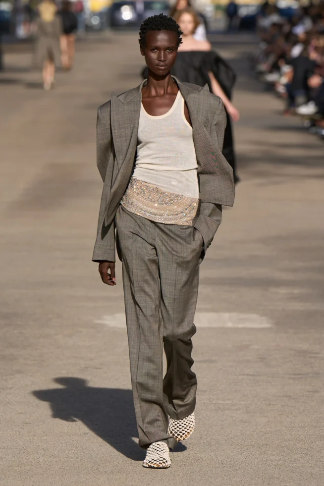 00006-stella-mccartney-spring-2024-ready-to-wear-credit-gorunway