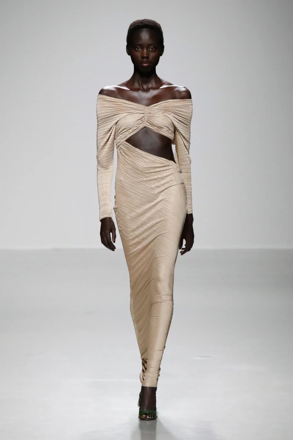 00010-atlein-spring-2024-ready-to-wear-credit-brand