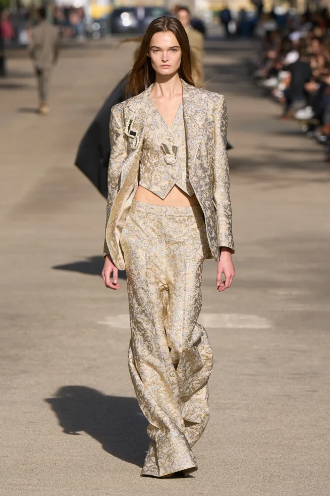 00010-stella-mccartney-spring-2024-ready-to-wear-credit-gorunway