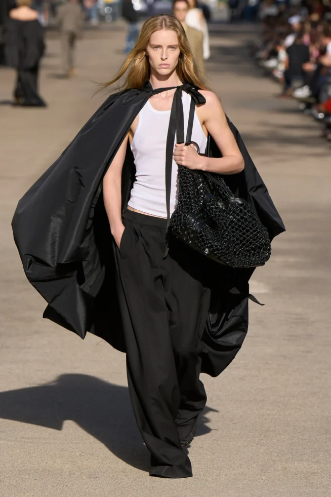 00011-stella-mccartney-spring-2024-ready-to-wear-credit-gorunway