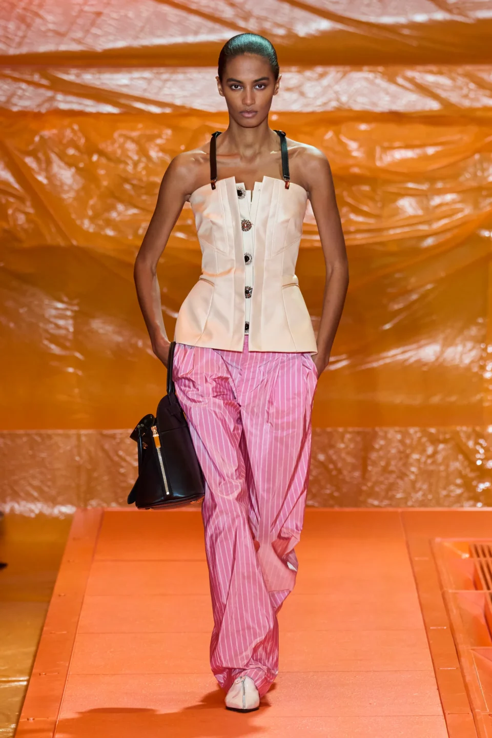 00012-louis-vuitton-spring-2024-ready-to-wear-credit-gorunway