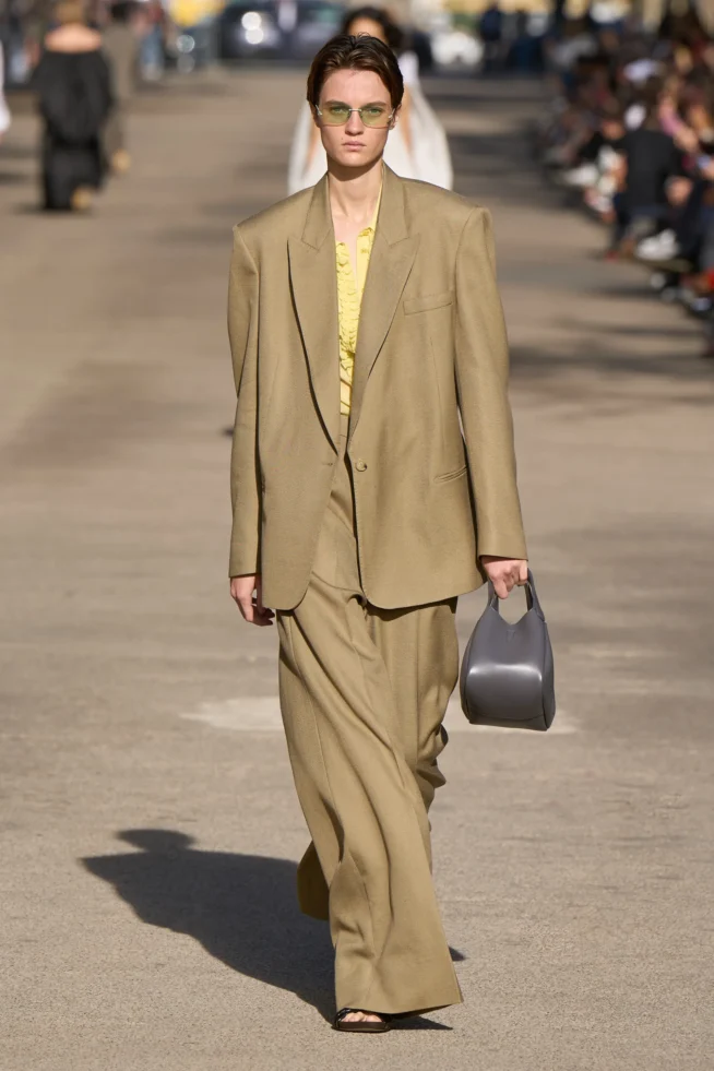 00012-stella-mccartney-spring-2024-ready-to-wear-credit-gorunway