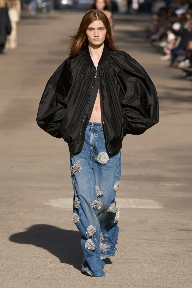 00015-stella-mccartney-spring-2024-ready-to-wear-credit-gorunway