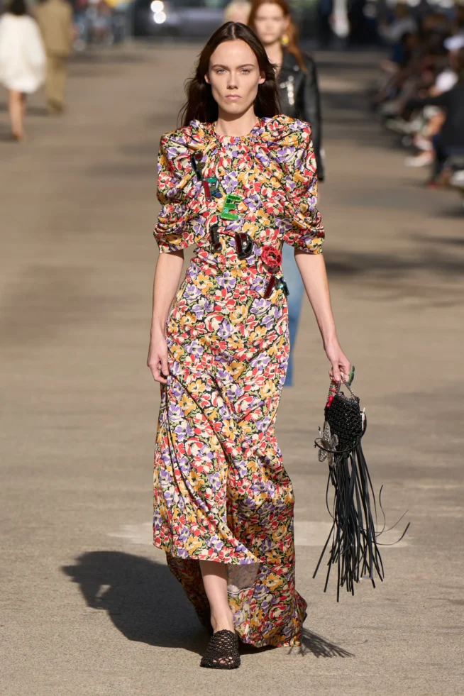 00016-stella-mccartney-spring-2024-ready-to-wear-credit-gorunway