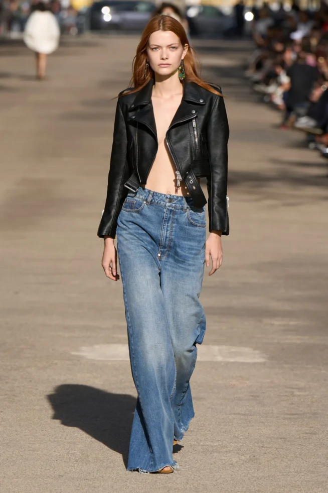 00017-stella-mccartney-spring-2024-ready-to-wear-credit-gorunway