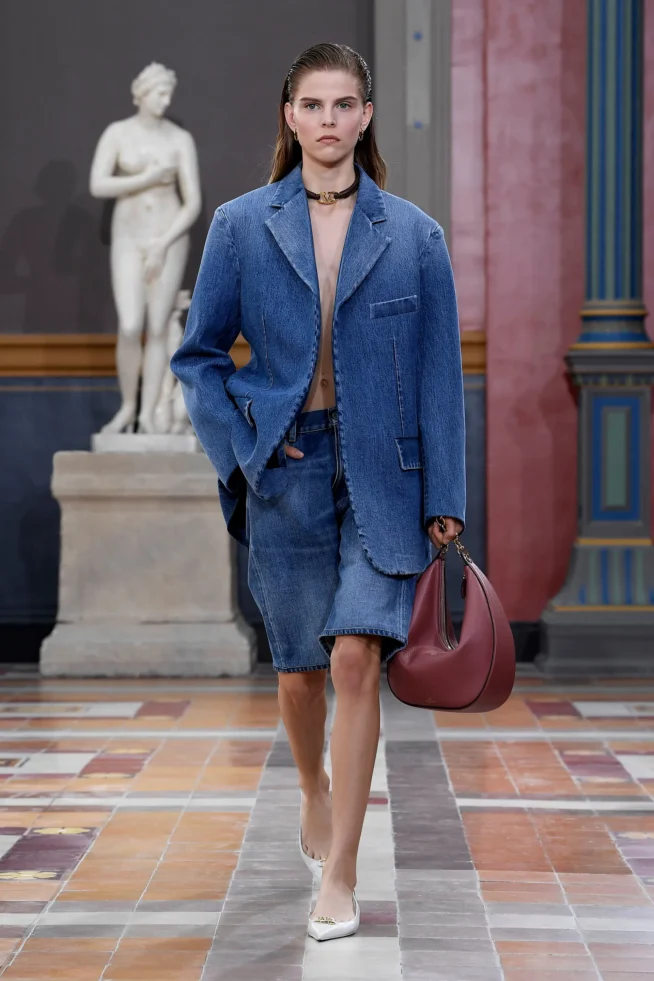 00019-valentino-spring-2024-ready-to-wear-credit-brand