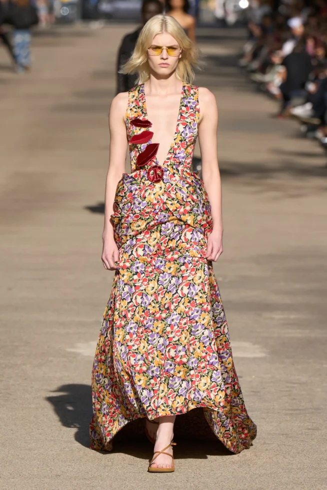 00020-stella-mccartney-spring-2024-ready-to-wear-credit-gorunway