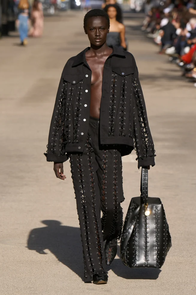 00021-stella-mccartney-spring-2024-ready-to-wear-credit-gorunway