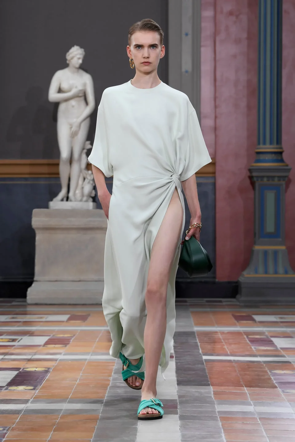 00026-valentino-spring-2024-ready-to-wear-credit-brand