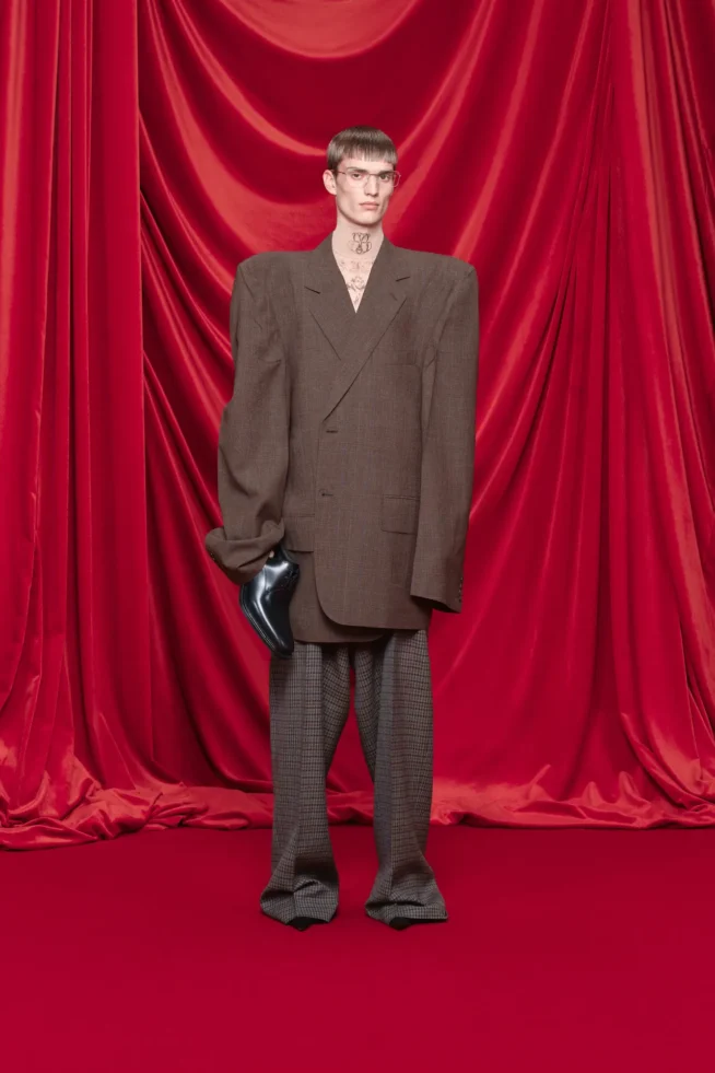 00030-balenciaga-spring-2024-ready-to-wear-credit-brand