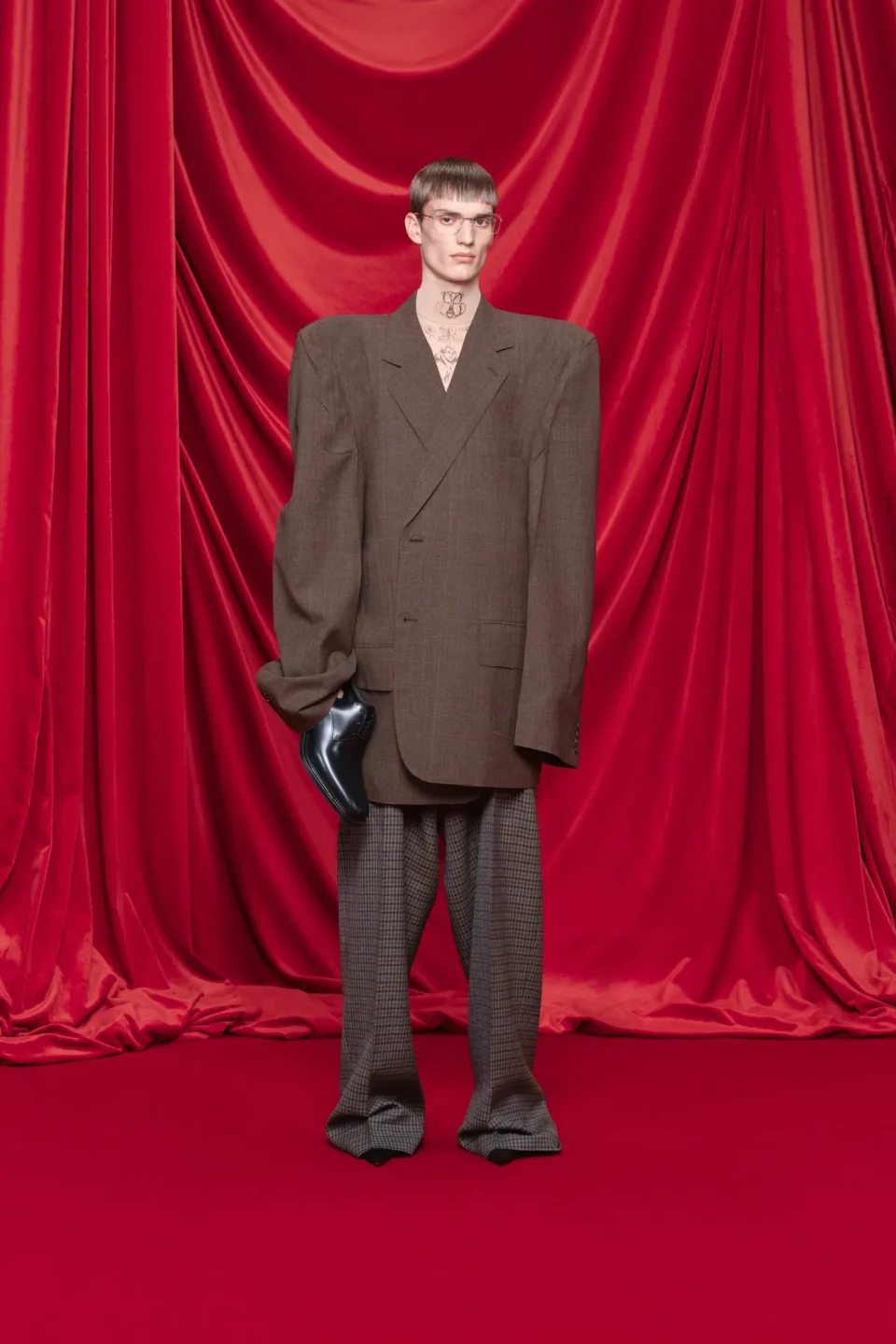 00030-balenciaga-spring-2024-ready-to-wear-credit-brand