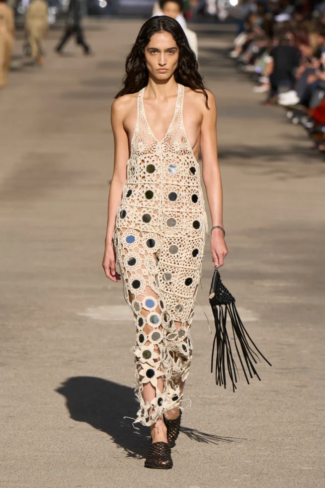00032-stella-mccartney-spring-2024-ready-to-wear-credit-gorunway