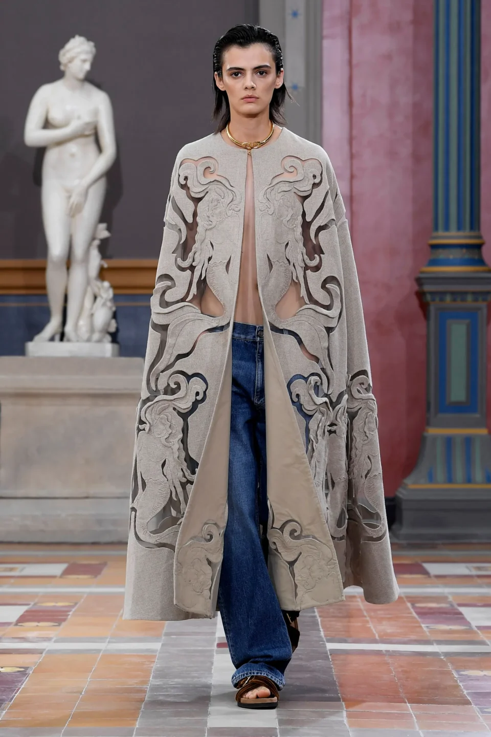 00032-valentino-spring-2024-ready-to-wear-credit-brand