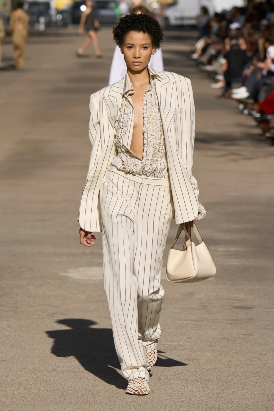 00033-stella-mccartney-spring-2024-ready-to-wear-credit-gorunway