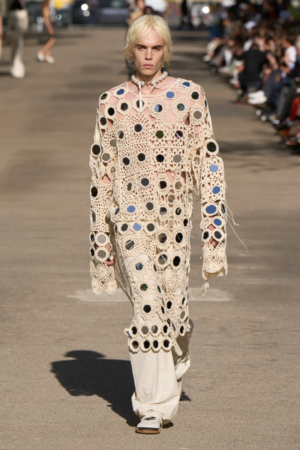 00035-stella-mccartney-spring-2024-ready-to-wear-credit-gorunway